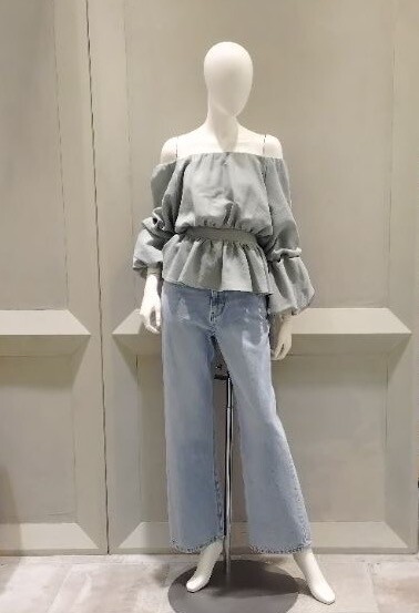 『メッシュギャザーペプラムブラウス』好評発売中!!