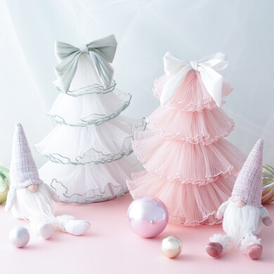 かわいいクリスマスを叶えてくれる💡ふんわりチュールとリボンがポイントのデスクトップツリーです🦄🎀